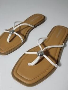 Andiamo Strappy Sandals with Silver Accent.‎ Size 9.